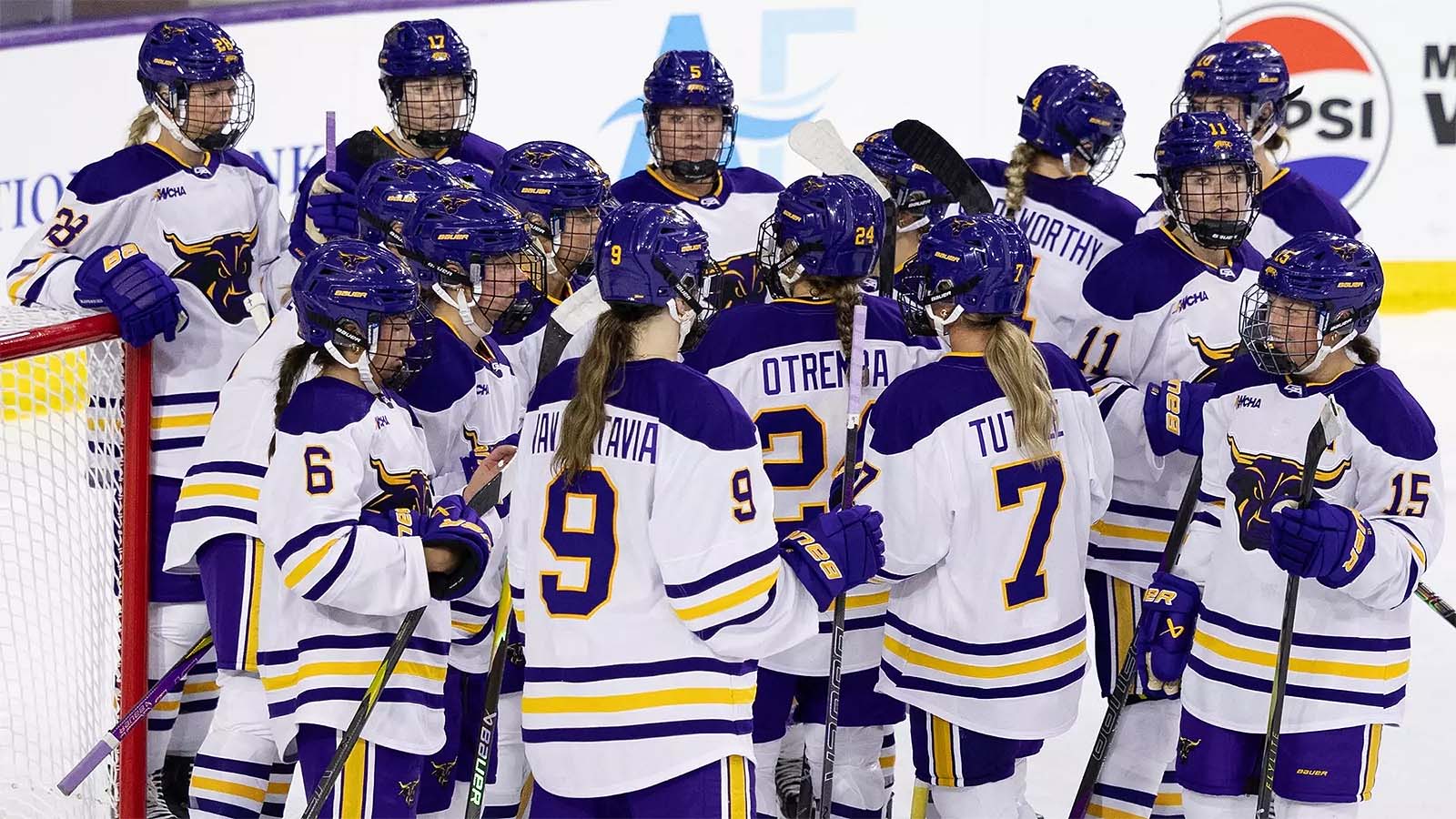 Women’s Notes: Statement Sweep for Mavs