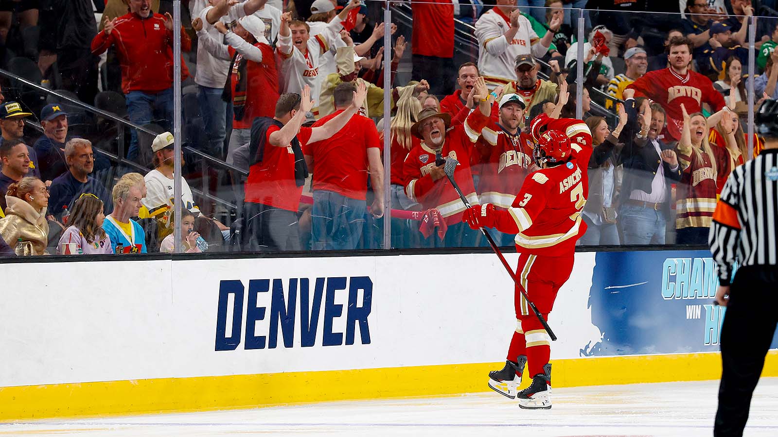 Men’s Notes: Denver, Wisconsin advance to title game